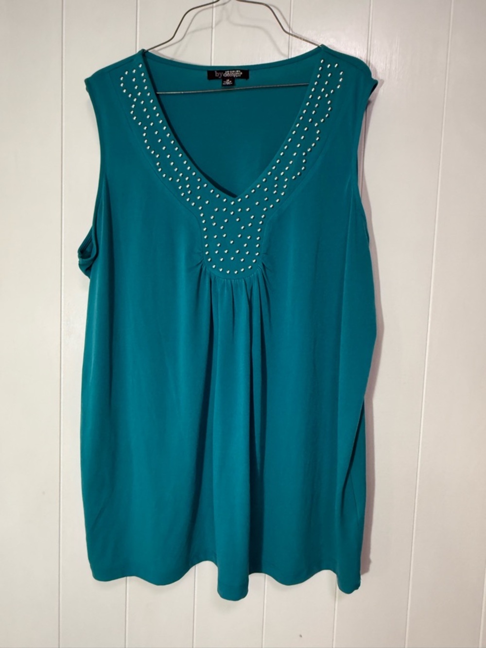 ❤️5/$25 Diamond Supply Co. Teal V-Neck Sleeveless Top with Stud Accents